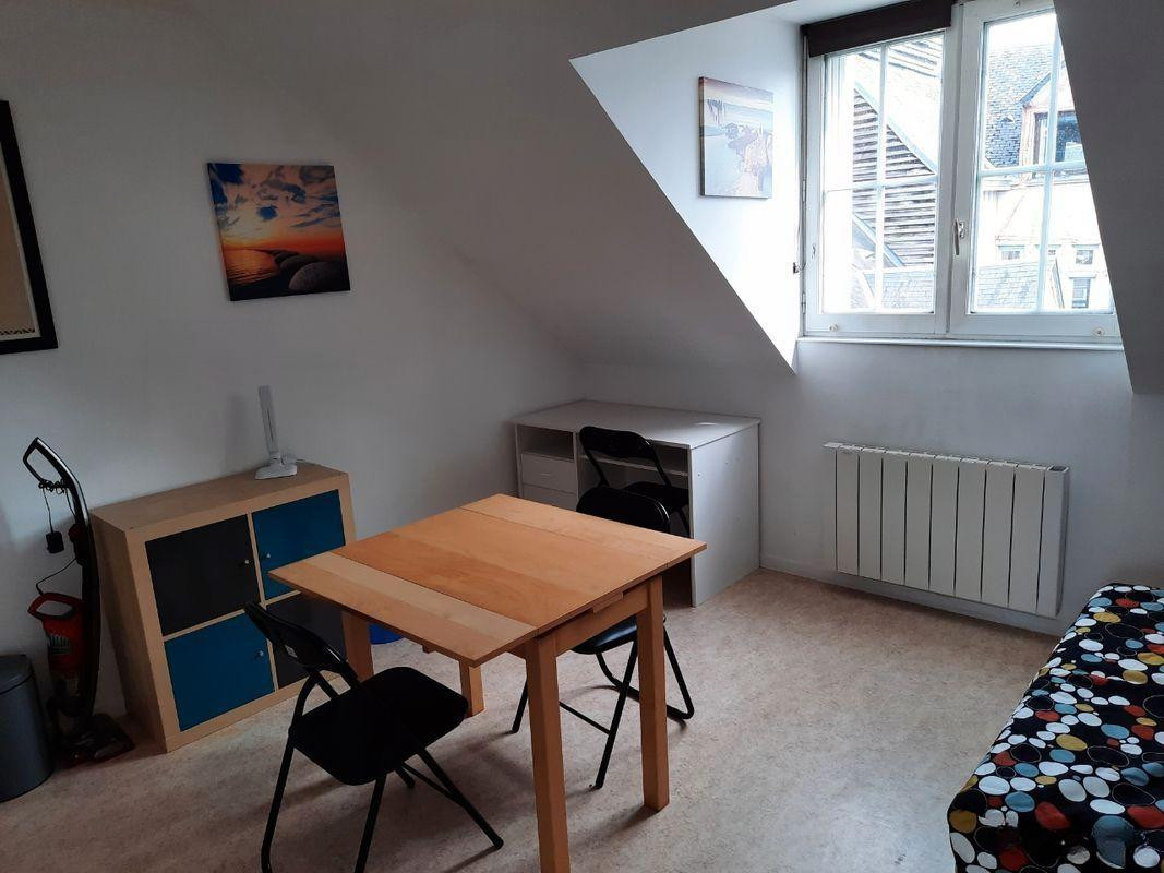 
                                                Location
                                                 Beau studio meublé 19m² Rue Saint Hilaire
