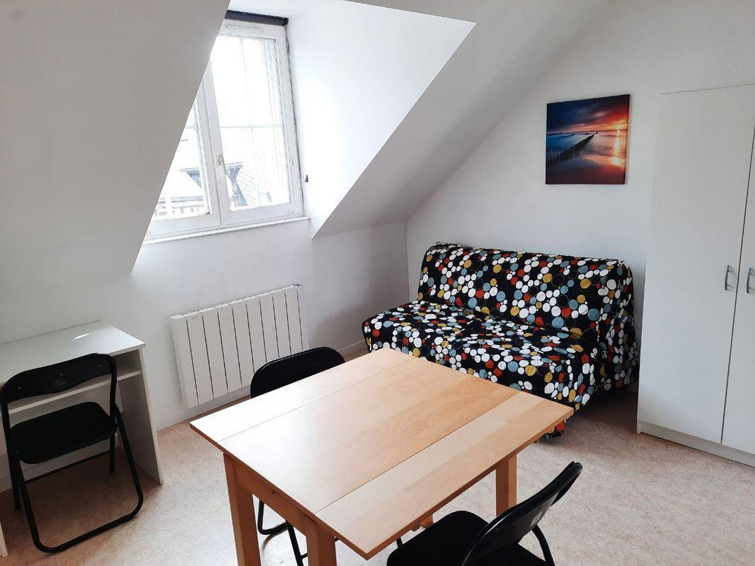 
                                                Location
                                                 Beau studio meublé 19m² Rue Saint Hilaire