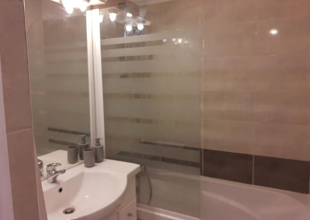 
                                                Location
                                                 Beau Studio meublé 19m2 avenue d'Ares