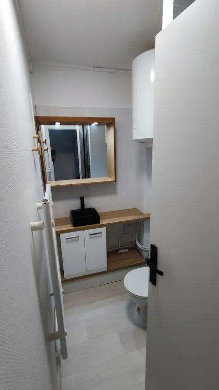 
                                                Location
                                                 Beau studio meublé 19m2 refait à neuf et isolé