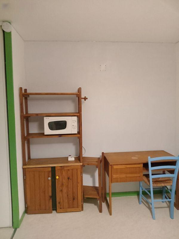 
                                                Location
                                                 Beau studio meublé 20m²