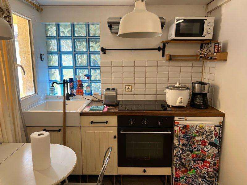 
                                                Location
                                                 Beau studio meublé 20m²