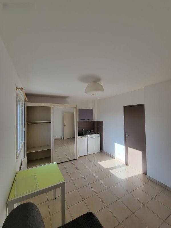 
                                                Location
                                                 Beau studio meublé 20m²  Aix-en-Provence
