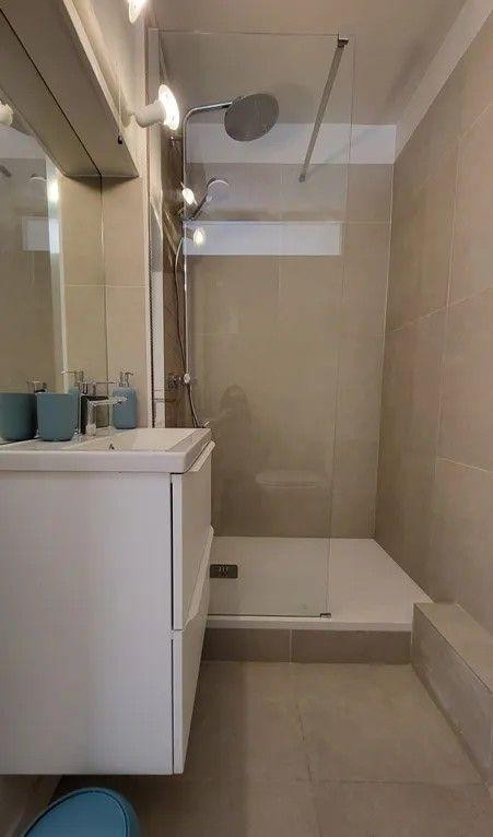 
                                                Location
                                                 Beau studio meublé 20m² avec balcon refait à neuf