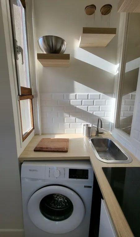 
                                                Location
                                                 Beau studio meublé 20m² avec balcon refait à neuf