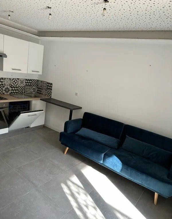 
                                                Location
                                                 Beau studio meublé 20m² avec terrasse