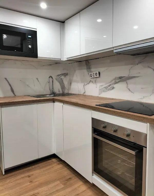 
                                                Location
                                                 Beau studio meublé 20m² dispo 1er janvier/31 mai