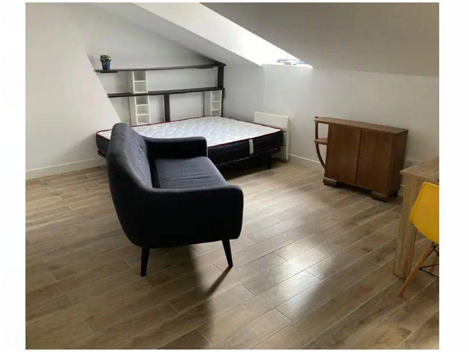 
                                                Location
                                                 Beau studio meublé 20m² et rénové
