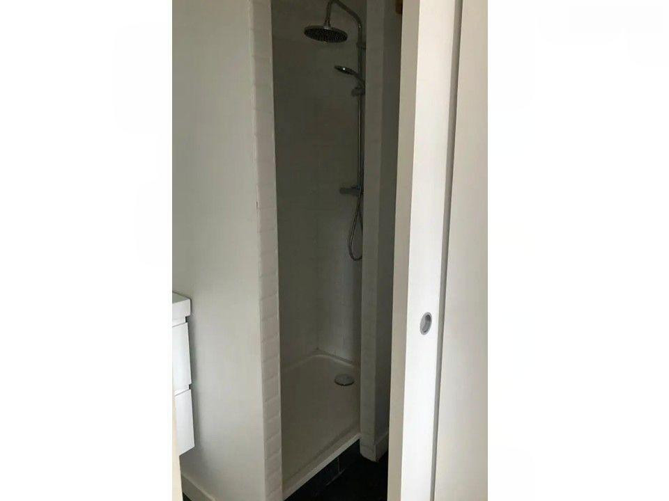 
                                                Location
                                                 Beau studio meublé 20m² et rénové