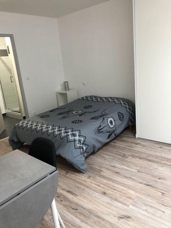 
                                                Location
                                                 Beau studio meublé 20m² proche centre ville