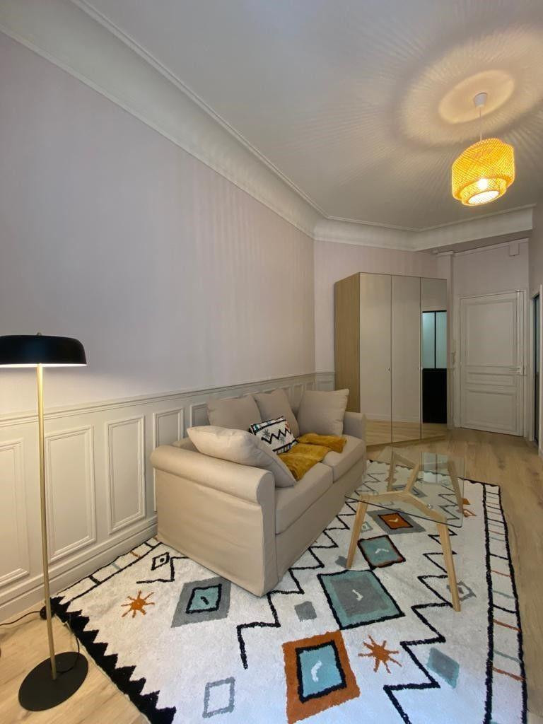 
                                                Location
                                                 Beau studio meublé 20m² proche Trocadéro