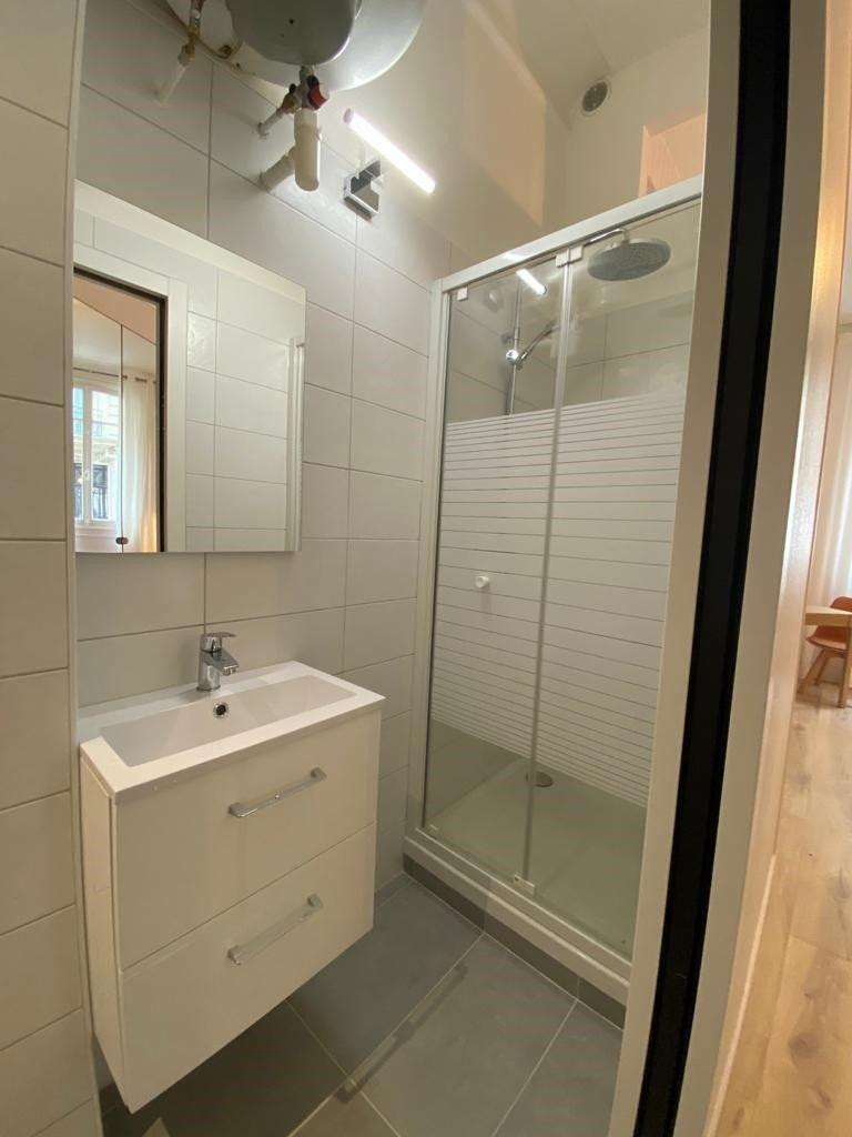 
                                                Location
                                                 Beau studio meublé 20m² proche Trocadéro