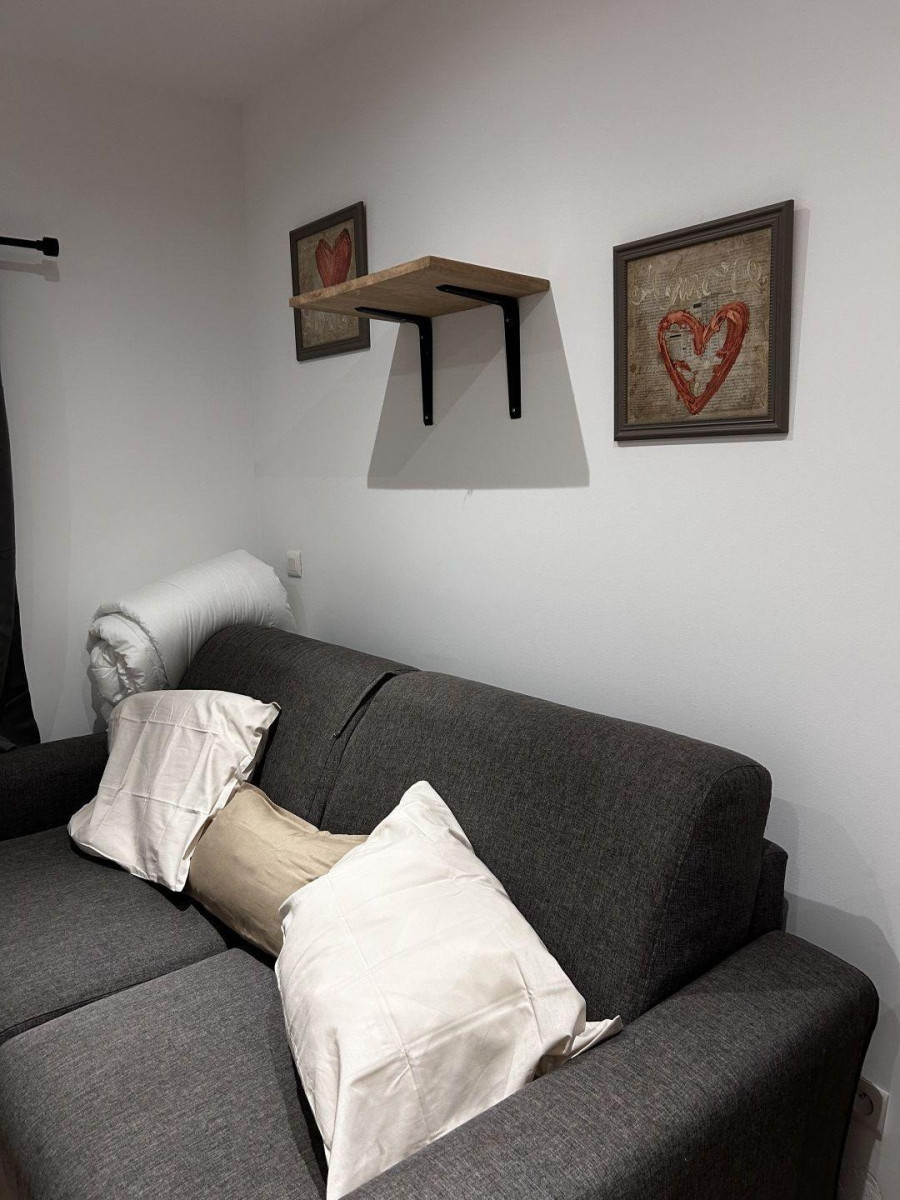 
                                                Location
                                                 Beau studio meublé 20m² refait neuf Cours Julien