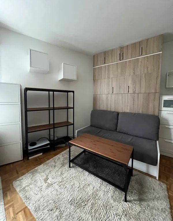 
                                                Location
                                                 Beau studio meublé 20m² Saint Germain en Laye