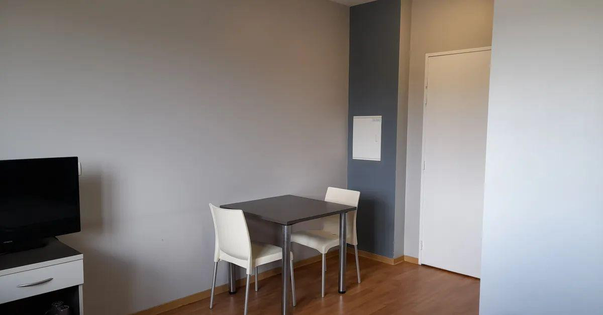 
                                                Location
                                                 Beau studio meublé 21 m² dans résidence étudiante