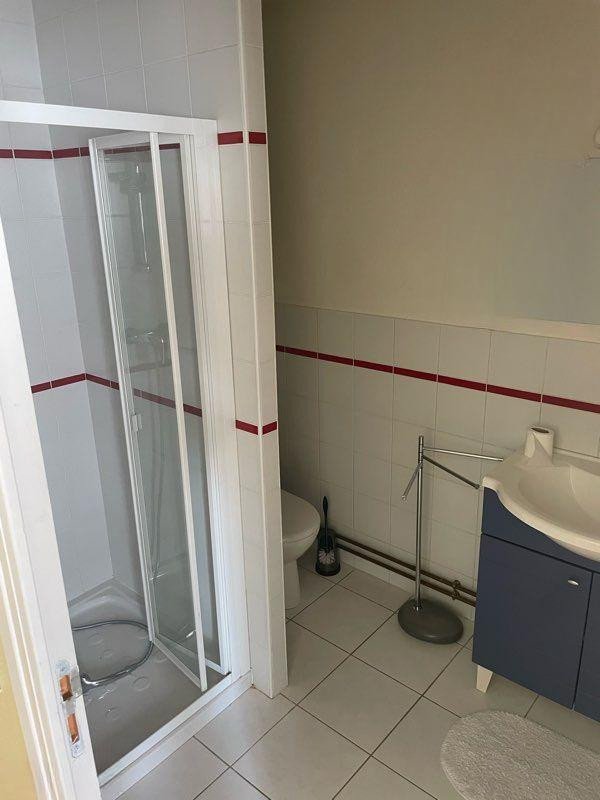 
                                                Location
                                                 Beau studio meublé 21m²