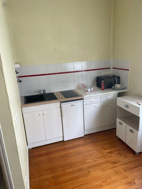 
                                                Location
                                                 Beau studio meublé 21m²