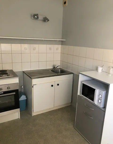 
                                                Location
                                                 Beau studio meublé 21m²