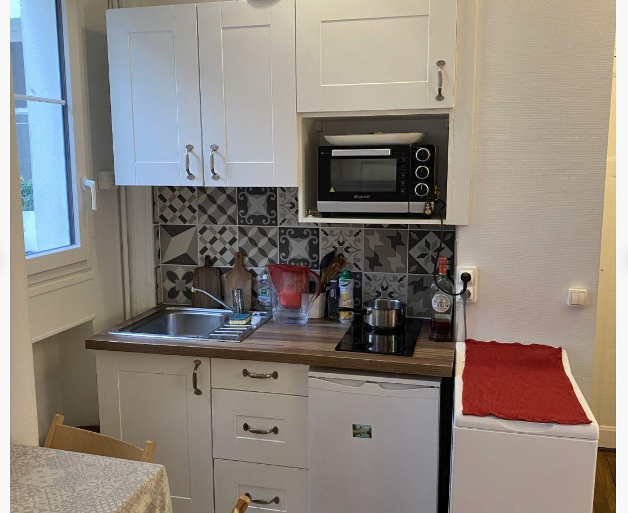 
                                                Location
                                                 Beau studio meublé 21m²