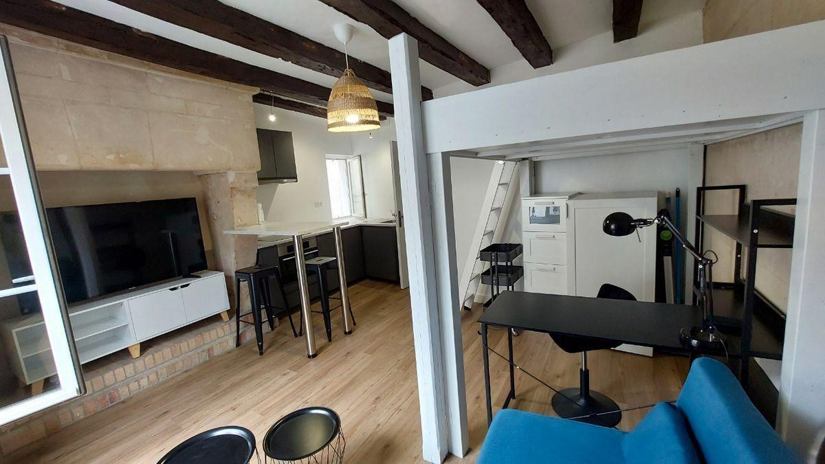 
                                                Location
                                                 Beau studio meublé 21m²