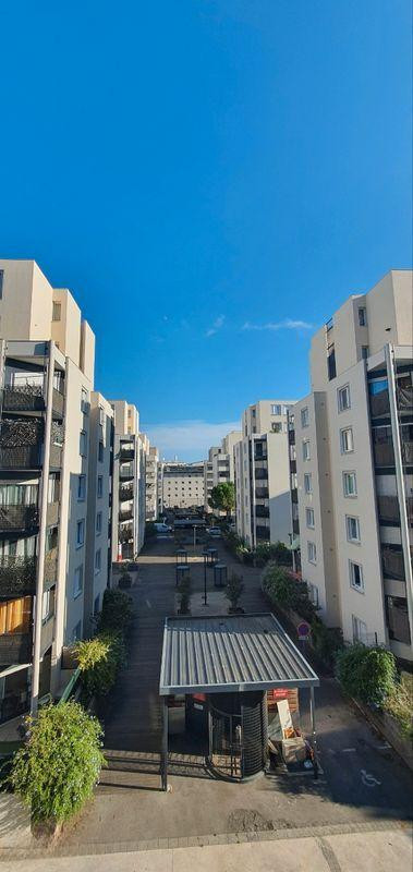 
                                                Location
                                                 Beau studio meublé 21m²