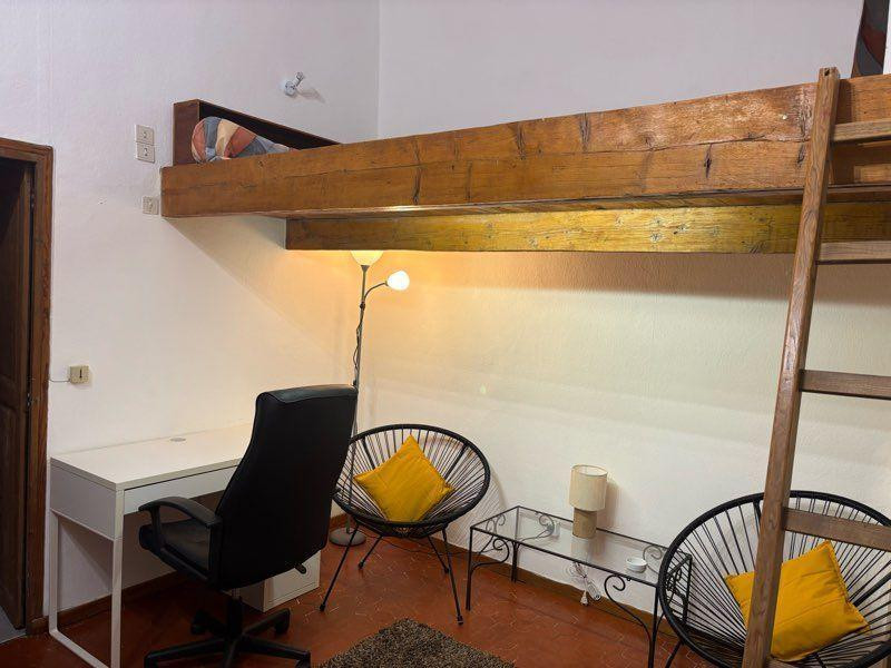 
                                                Location
                                                 Beau studio meublé 21m² au centre