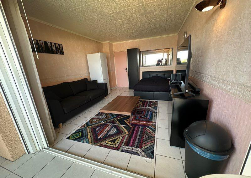 
                                                Location
                                                 Beau studio meublé 21m² avec balcon