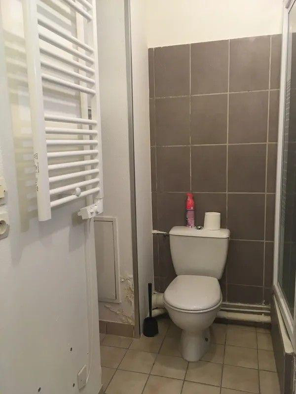 
                                                Location
                                                 Beau studio meublé 21m² avec parking