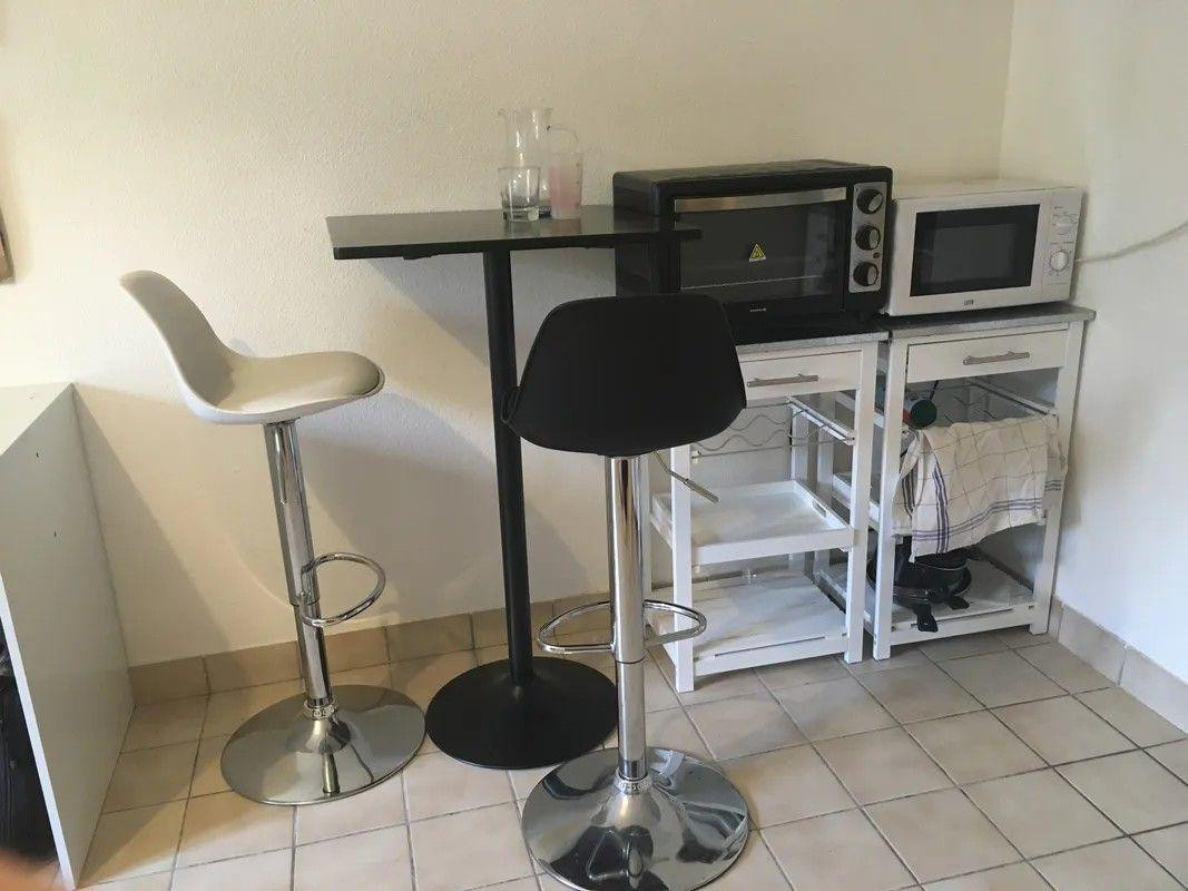 
                                                Location
                                                 Beau studio meublé 21m² avec parking