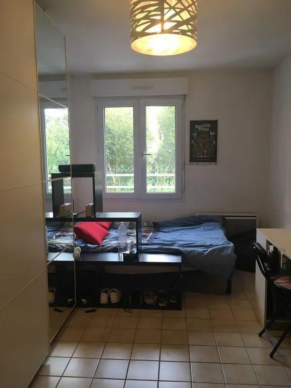 
                                                Location
                                                 Beau studio meublé 21m² avec parking