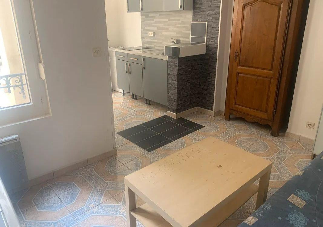
                                                Location
                                                 Beau studio meublé 21m² avec petit jardin