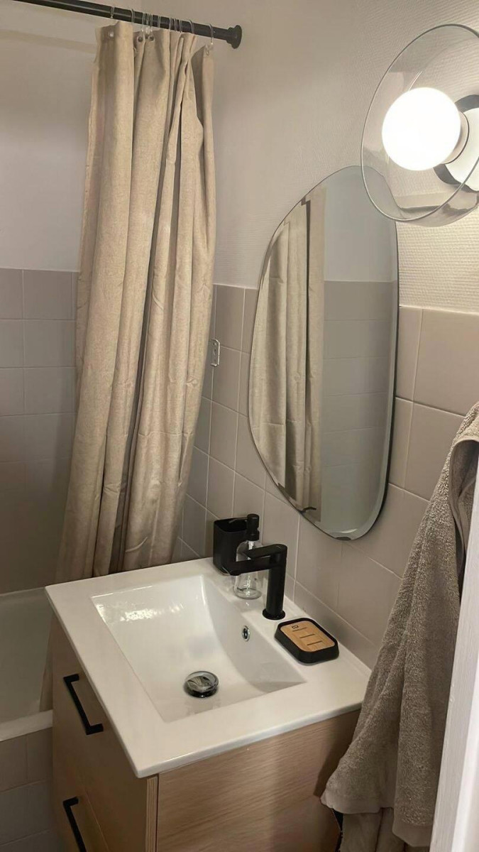 
                                                Location
                                                 Beau studio meublé 21m² idéal étudiant