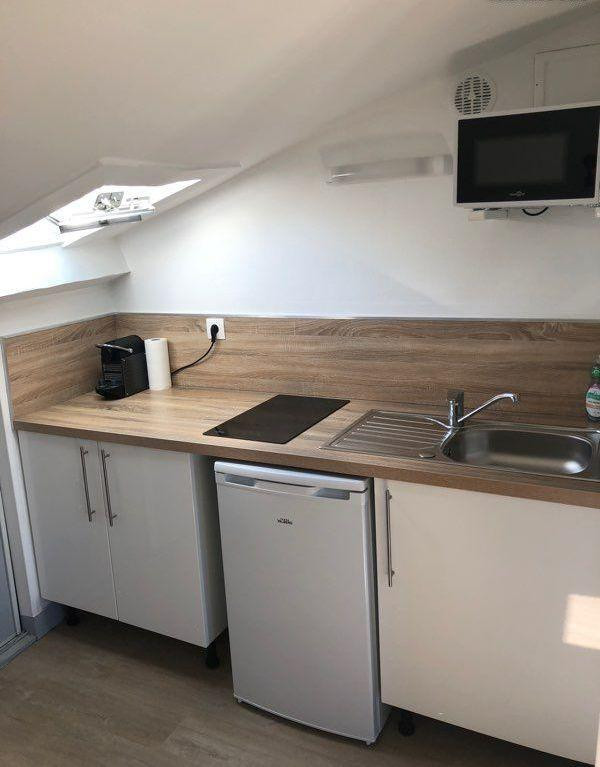 
                                                Location
                                                 Beau studio meublé 21m² Idéal étudiant