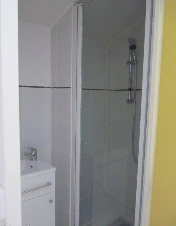 
                                                Location
                                                 Beau studio meublé 21m² pour étudiant
