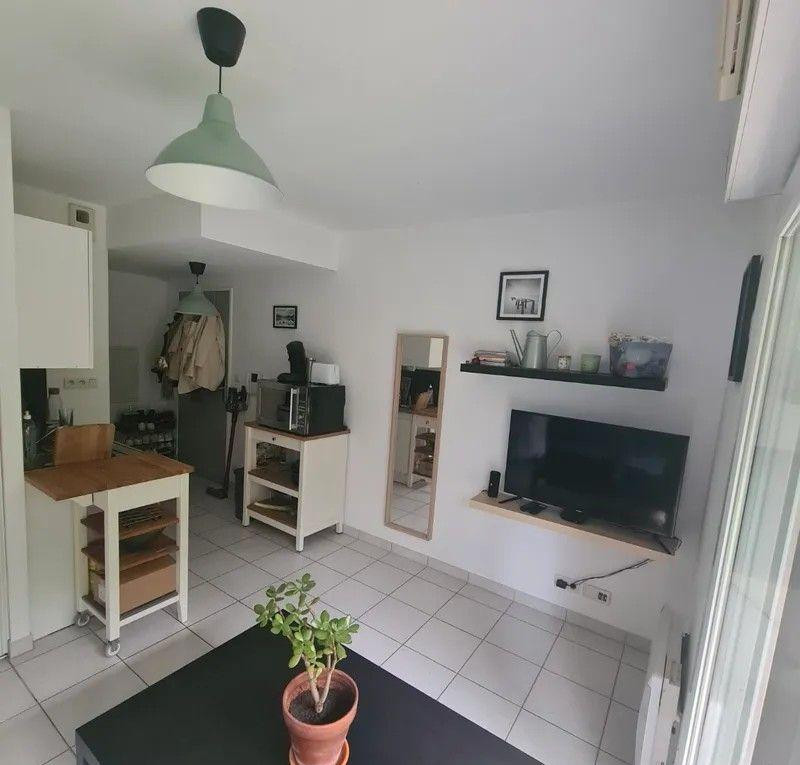 
                                                Location
                                                 Beau studio meublé 21m² quartier Saint Symphorien