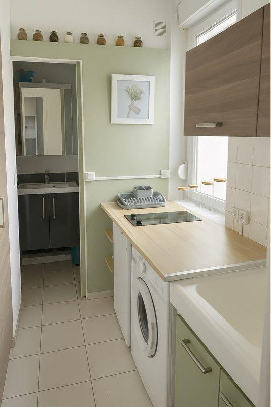 
                                                Location
                                                 Beau studio meublé 22m²