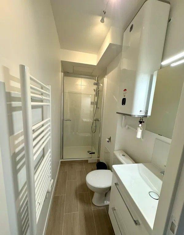 
                                                Location
                                                 Beau studio meublé 22m²