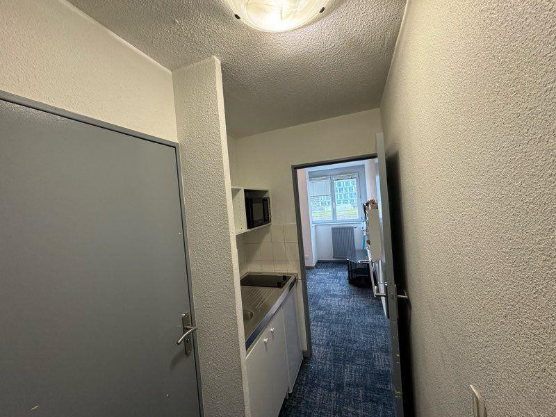 
                                                Location
                                                 Beau studio meublé 22m²