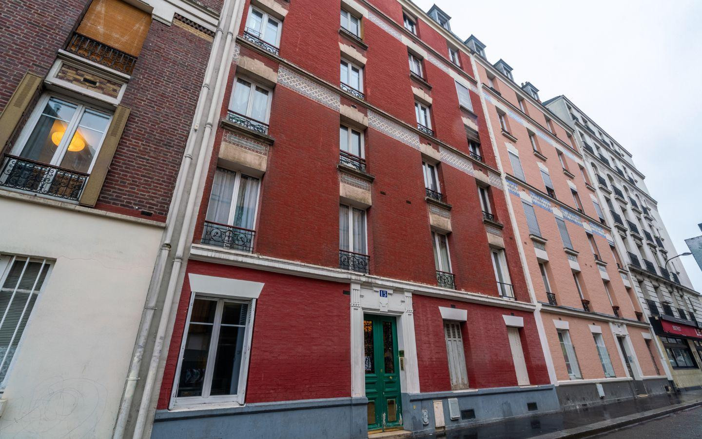 
                                                Location
                                                 Beau studio meublé 22m²