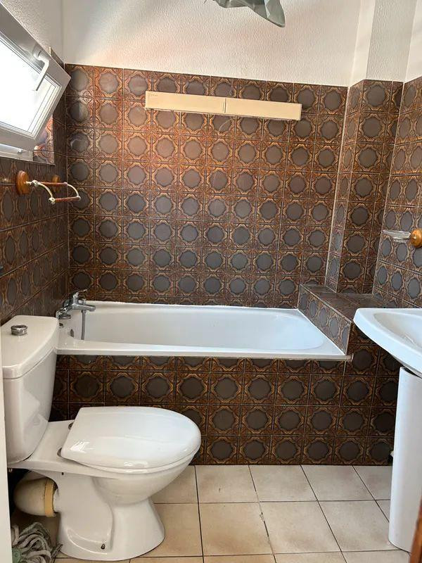 
                                                Location
                                                 Beau studio meublé 22m²