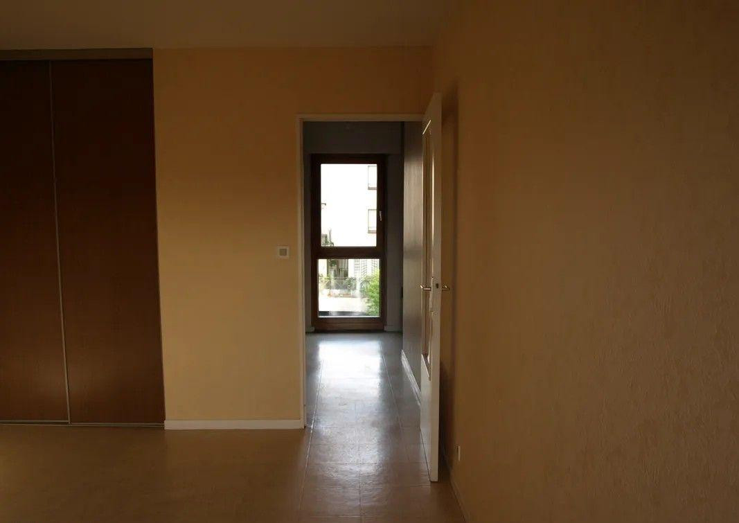 
                                                Location
                                                 Beau studio meublé 22m² proche gare/centre-ville