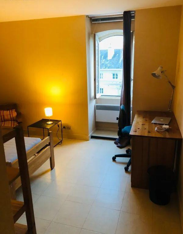 
                                                Location
                                                 Beau studio meublé 22m² quartier Halles Béranger