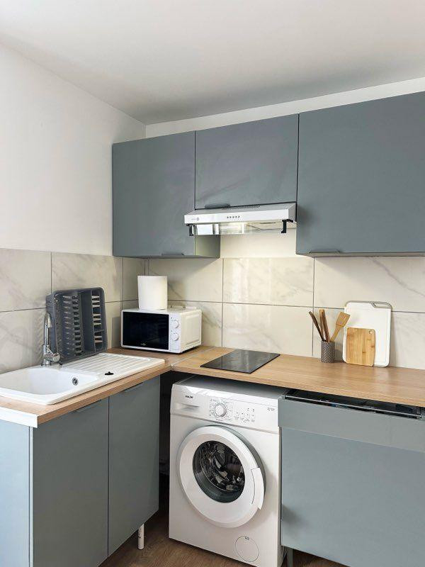 
                                                Location
                                                 Beau studio meublé 22m² refait à neuf