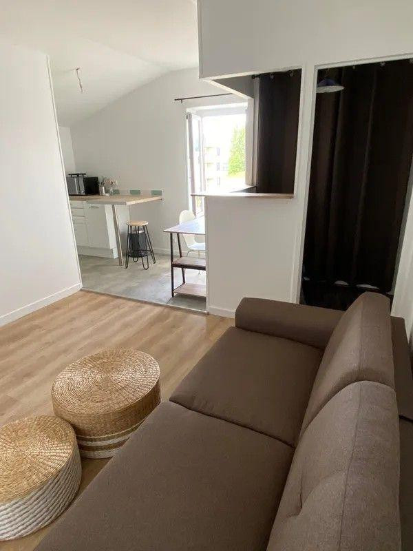 
                                                Location
                                                 Beau studio meublé 22m² rénové étudiant