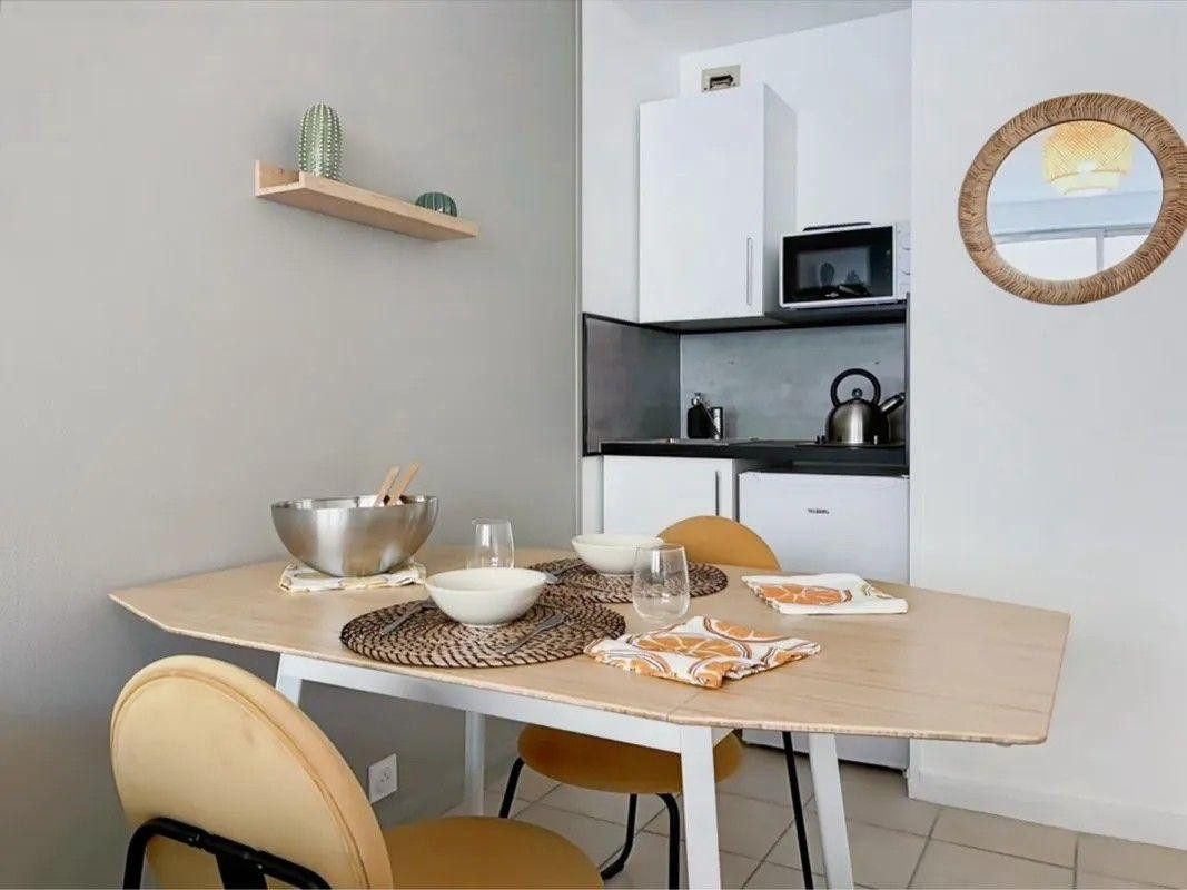 
                                                Location
                                                 Beau studio meublé 22m² rue Brisout de Barneville