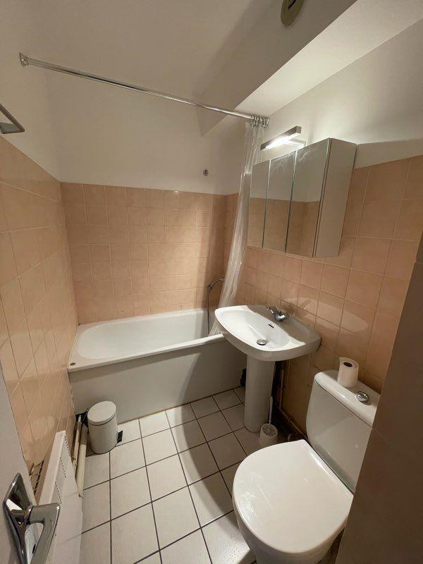 
                                                Location
                                                 Beau studio meublé 22m² rue Ponsardin