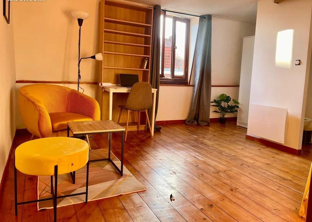
                                                Location
                                                 Beau studio meublé 22m² tt confort idéal étudiant