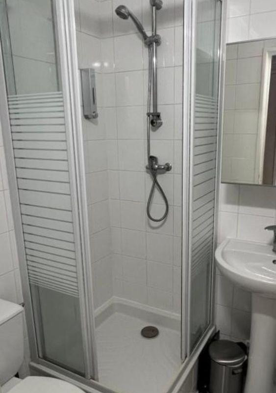 
                                                Location
                                                 Beau studio meublé 22m2