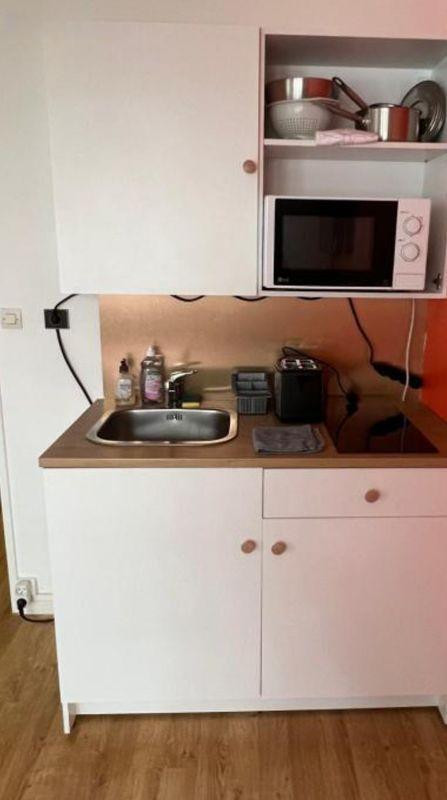 
                                                Location
                                                 Beau studio meublé 22m2