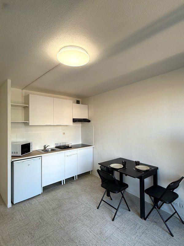 
                                                Location
                                                 Beau studio meublé 23m² au cœur de Marseille
